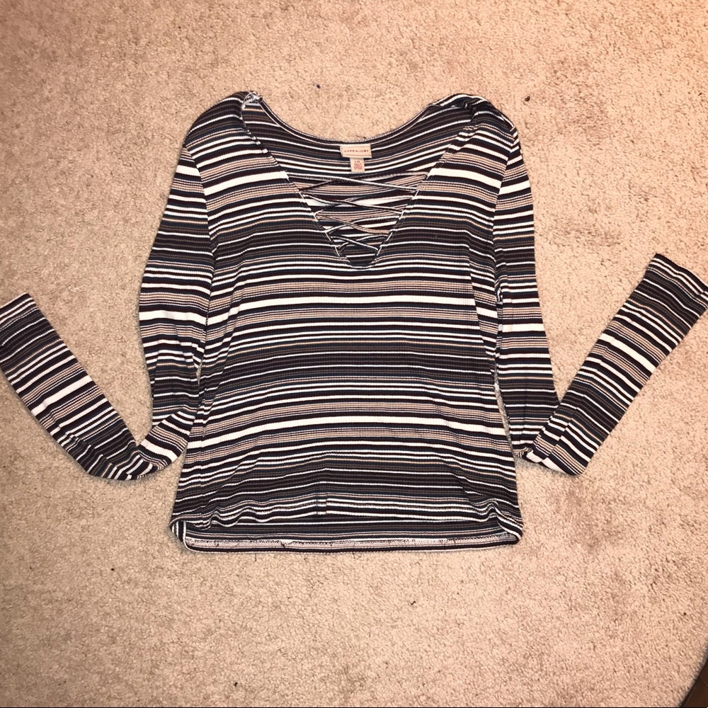 Striped Long Sleeve Top! Lace Cross v-neck
